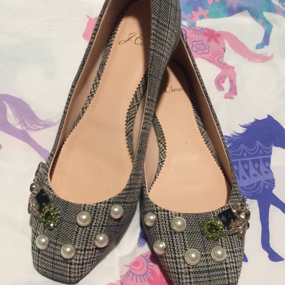 Great condition Pre owned, J Crew ballet flats. These have gems and pearls.